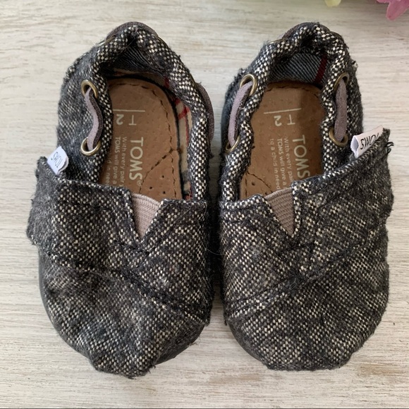 TOMS | Toddle One for One Gray Velcro Flats - Picture 5 of 7